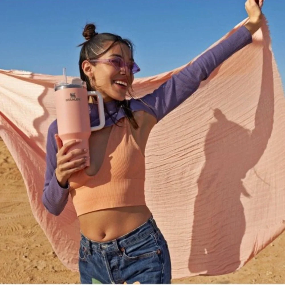 Stanley 40 oz tumbler limited edition target color peach - Picture 3 of 7